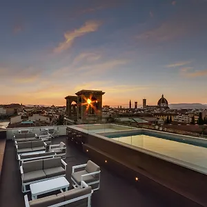 https://plaza-lucchesi.it-tuscanyhotel.com